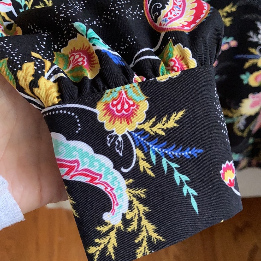 Floral dress 🌸 - Picture 6 of 7